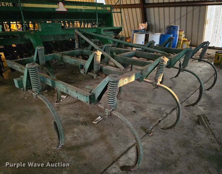 image for item KG9541 John Deere E1600  chisel