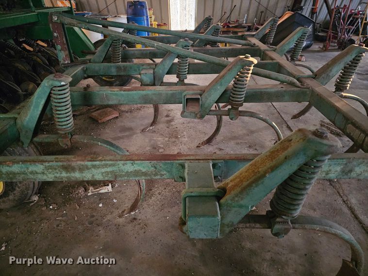 image for item KG9541 John Deere E1600  chisel