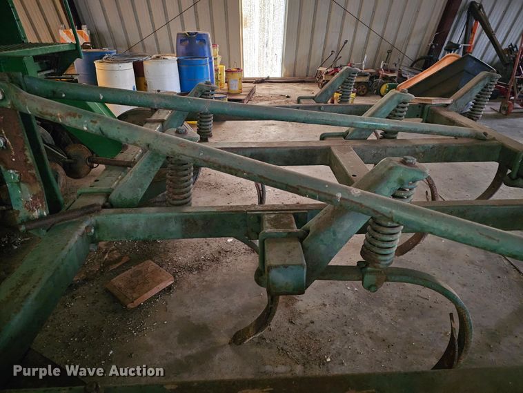 image for item KG9541 John Deere E1600  chisel