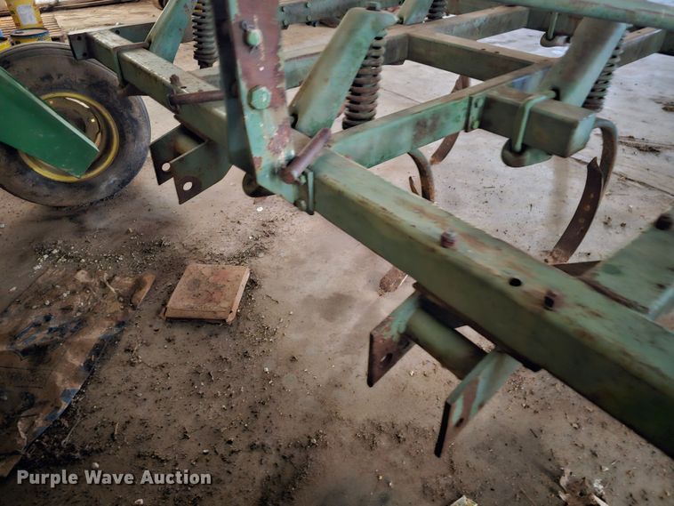 image for item KG9541 John Deere E1600  chisel