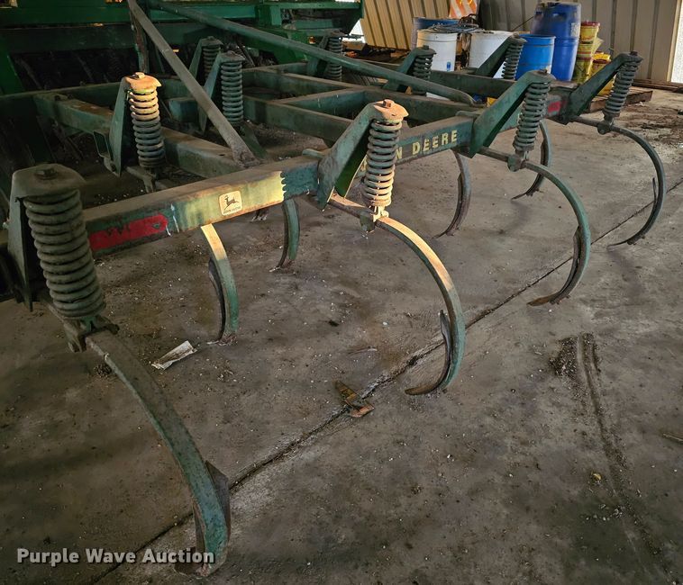 image for item KG9541 John Deere E1600  chisel