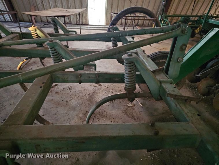 image for item KG9541 John Deere E1600  chisel