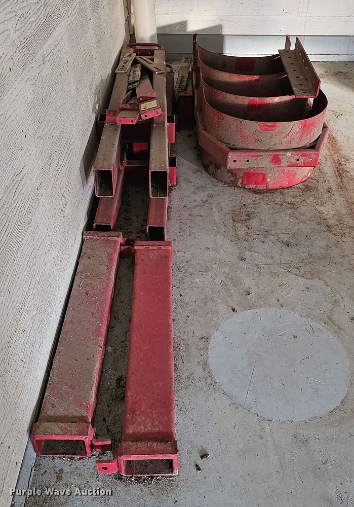 image for item KG9543 (3) Demco saddle tanks