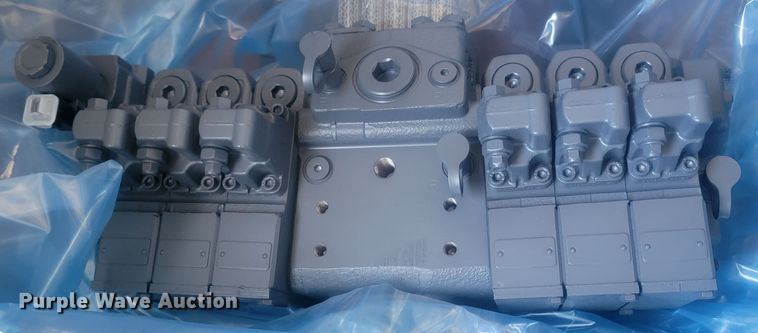 image for item KH9424 Approximately 18 hydraulic valve body stacks