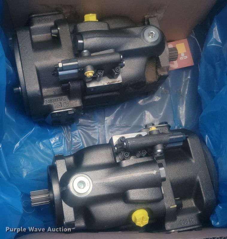 image for item KH9425 (2) hydraulic pumps