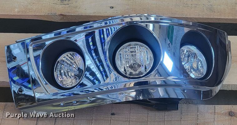 image for item KH9428 Approximately 226 light assemblies