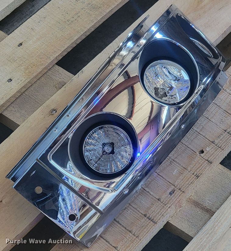 image for item KH9428 Approximately 226 light assemblies