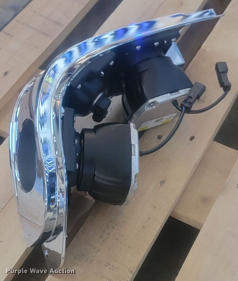 image for item KH9430 Approximately 226 light assemblies