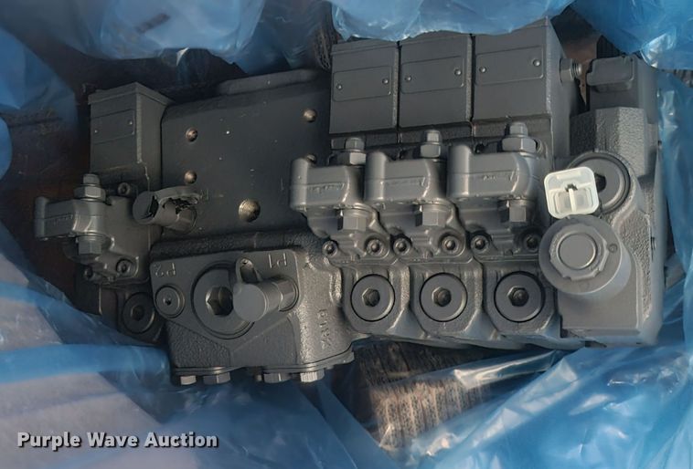 image for item KH9431 Approximately 14 hydraulic control valves