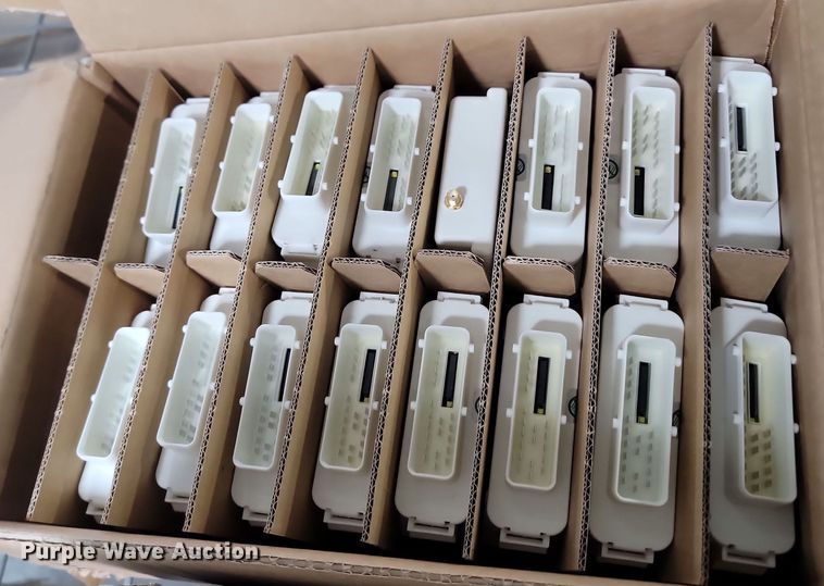 image for item KH9437 Approximately 63 sensor controllers