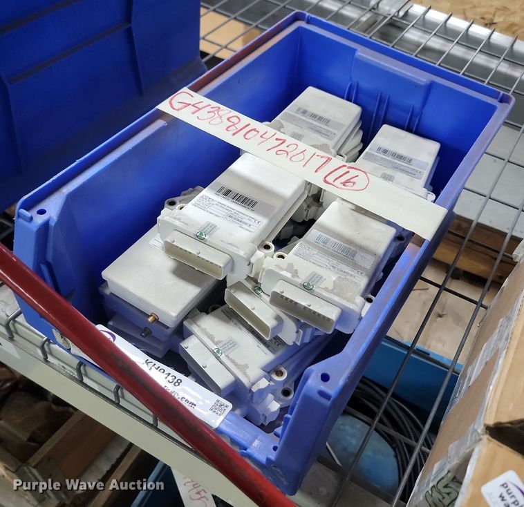 image for item KH9438 Approximately 16 sensor controllers