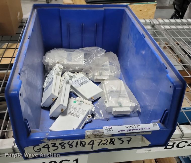 image for item KH9439 Approximately 9 sensor controllers