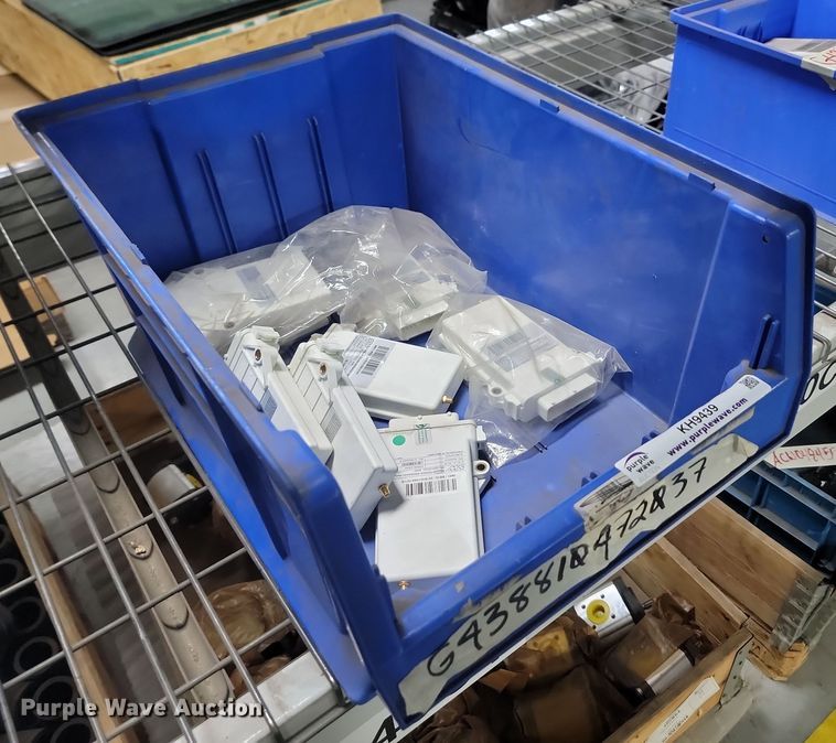 image for item KH9439 Approximately 9 sensor controllers