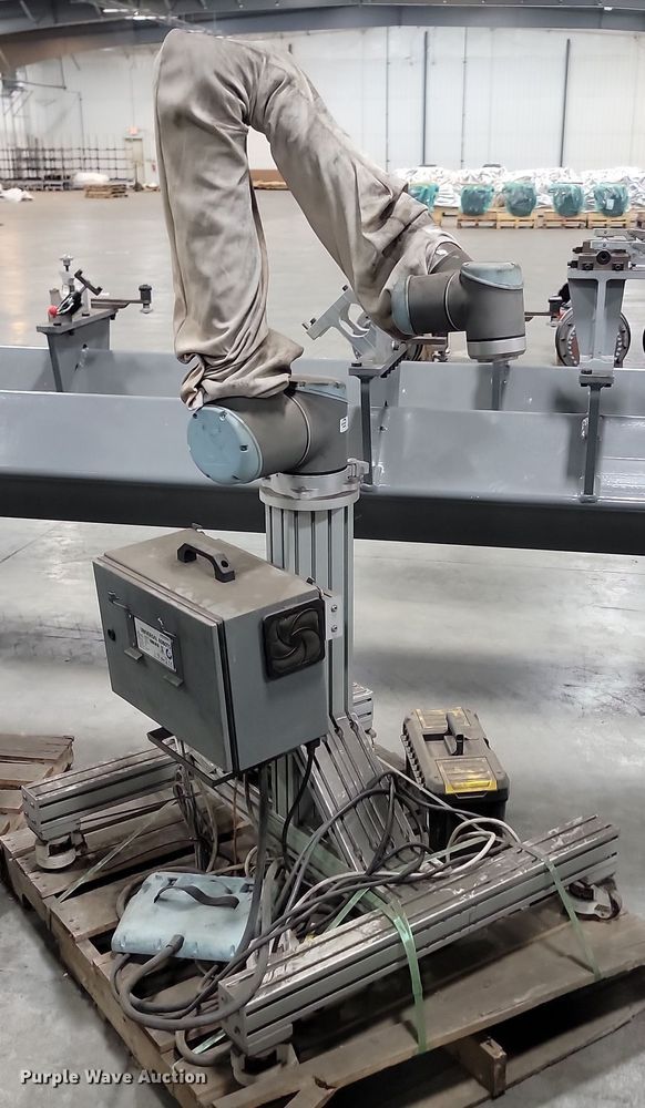 image for item KH9443 Universal Robots U10  robotic arm