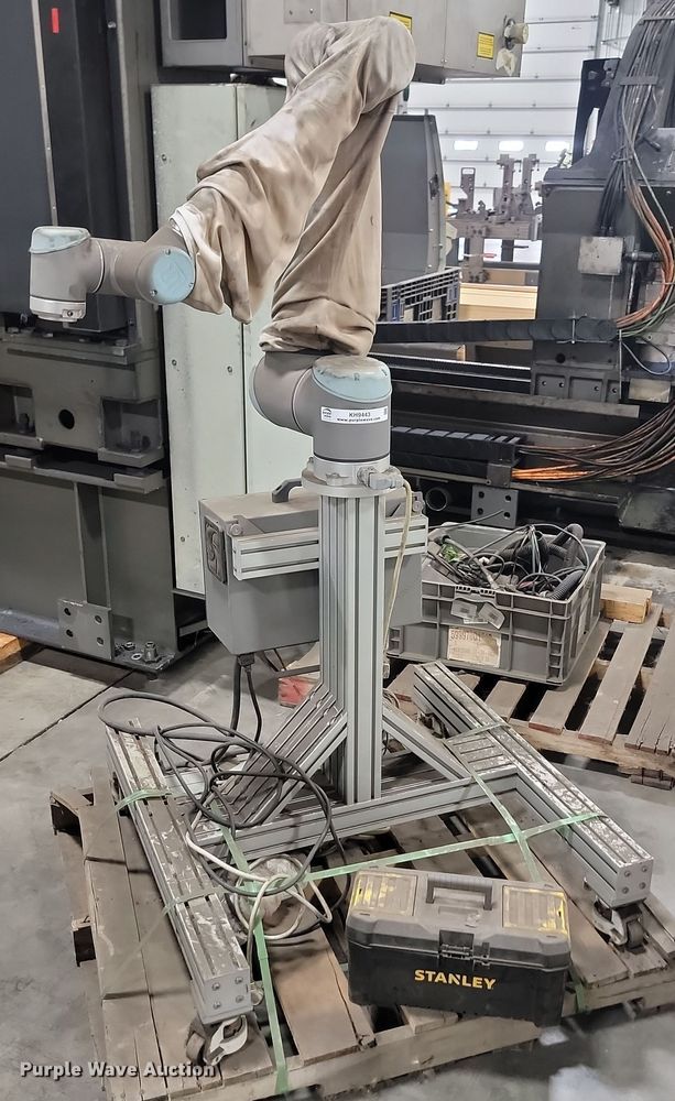 image for item KH9443 Universal Robots U10  robotic arm