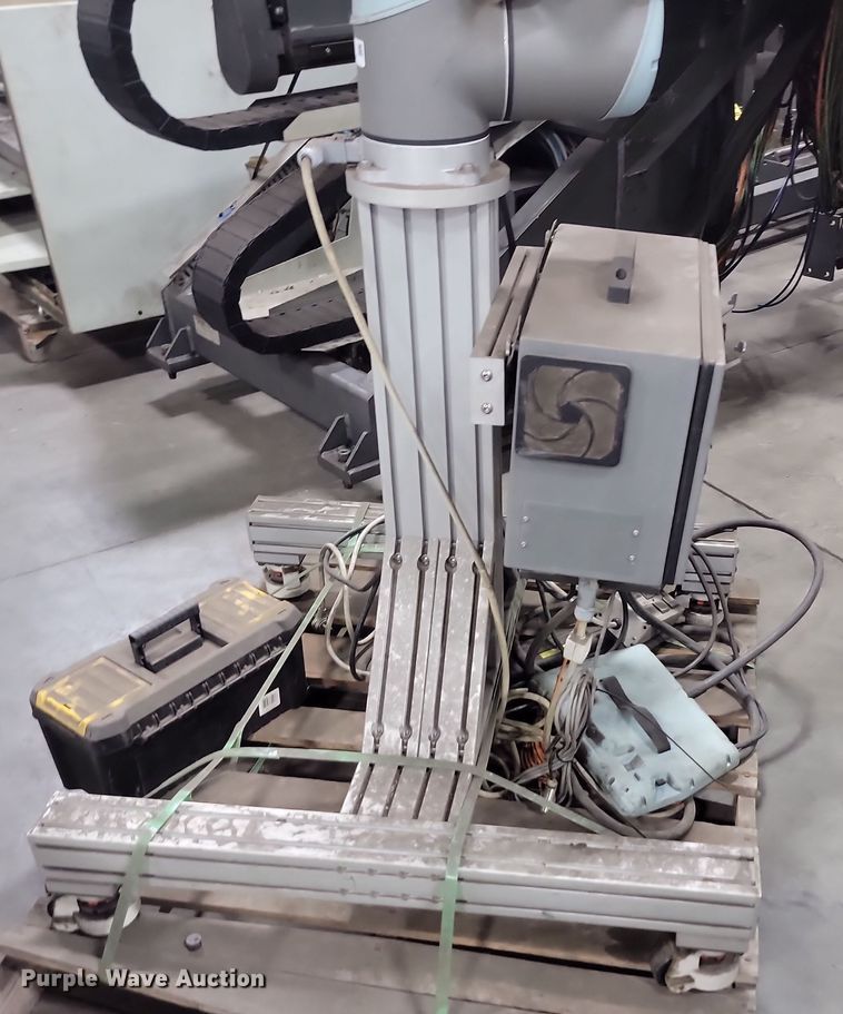 image for item KH9443 Universal Robots U10  robotic arm