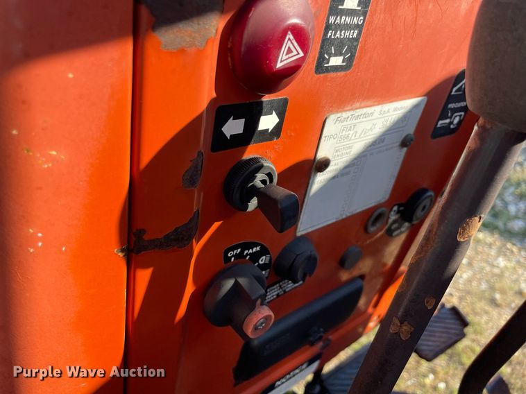 image for item KJ9902 Hesston 566  tractor