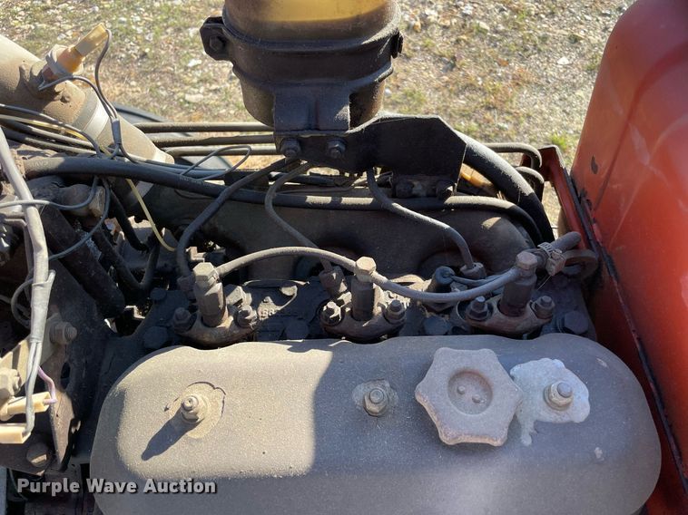 image for item KJ9902 Hesston 566  tractor