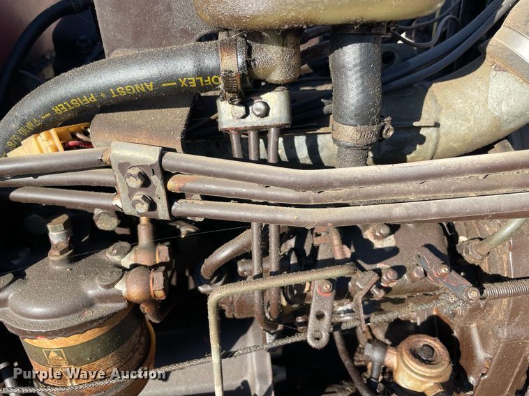 image for item KJ9902 Hesston 566  tractor