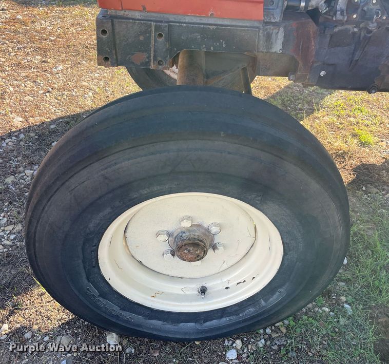 image for item KJ9902 Hesston 566  tractor