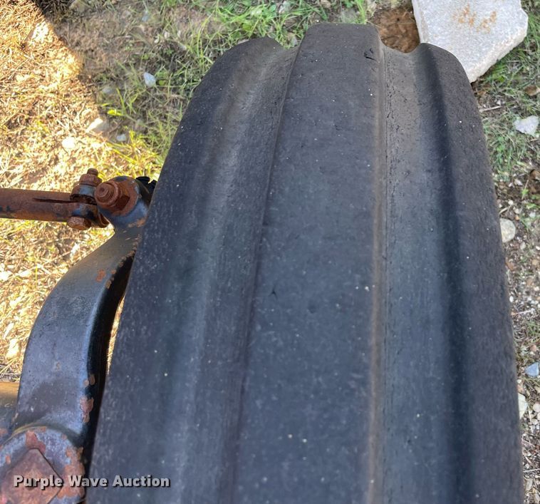 image for item KJ9902 Hesston 566  tractor