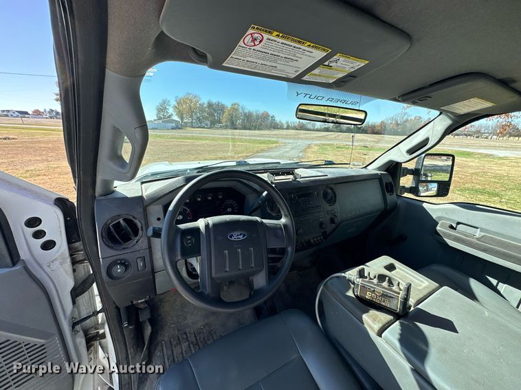 image for item KT9129 2011 Ford F450 Super Duty  flatbed pickup truck