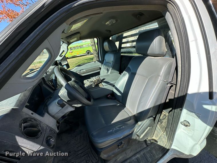 image for item KT9129 2011 Ford F450 Super Duty  flatbed pickup truck