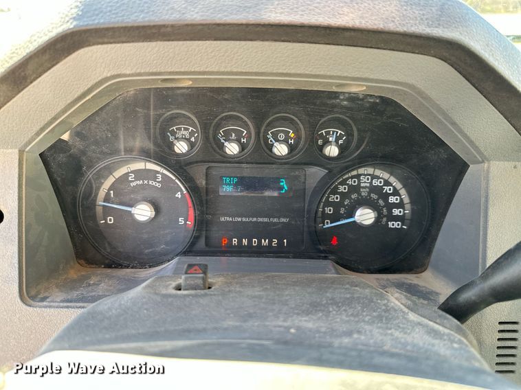 image for item KT9129 2011 Ford F450 Super Duty  flatbed pickup truck