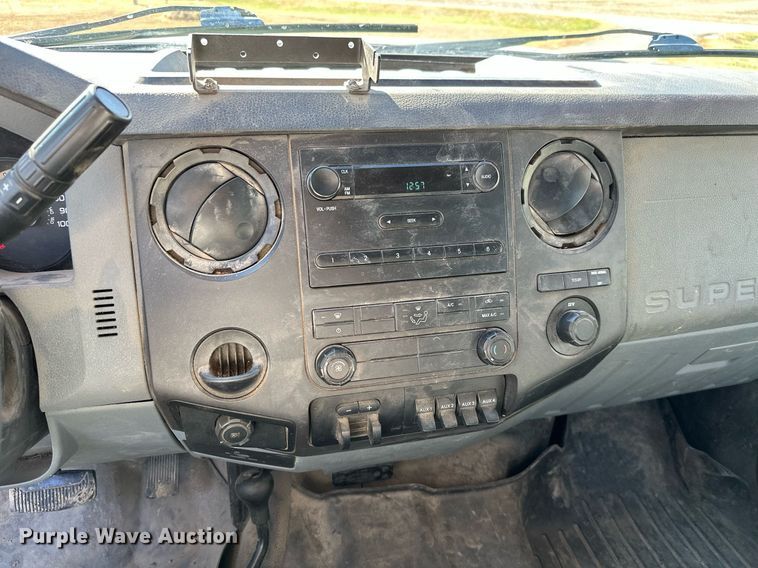 image for item KT9129 2011 Ford F450 Super Duty  flatbed pickup truck