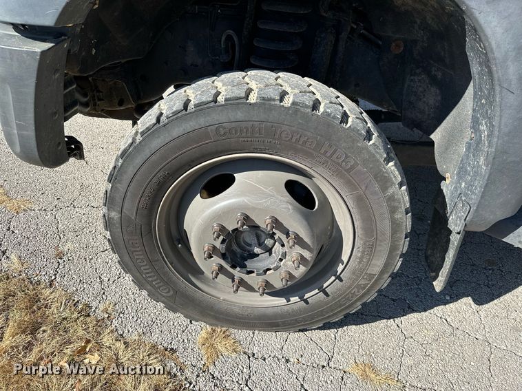 image for item KT9129 2011 Ford F450 Super Duty  flatbed pickup truck