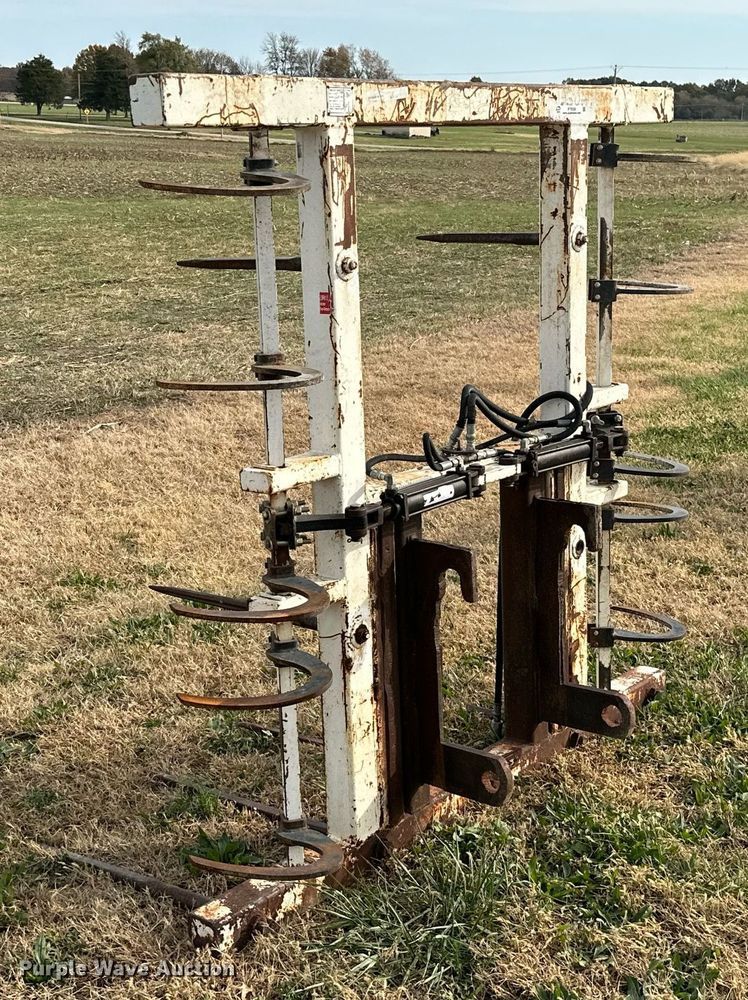 image for item KT9154 Miller Manufacturing  bale grapple