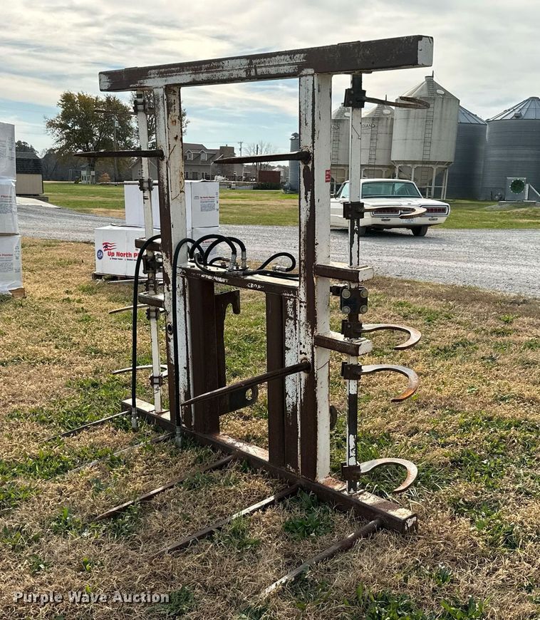 image for item KT9154 Miller Manufacturing  bale grapple