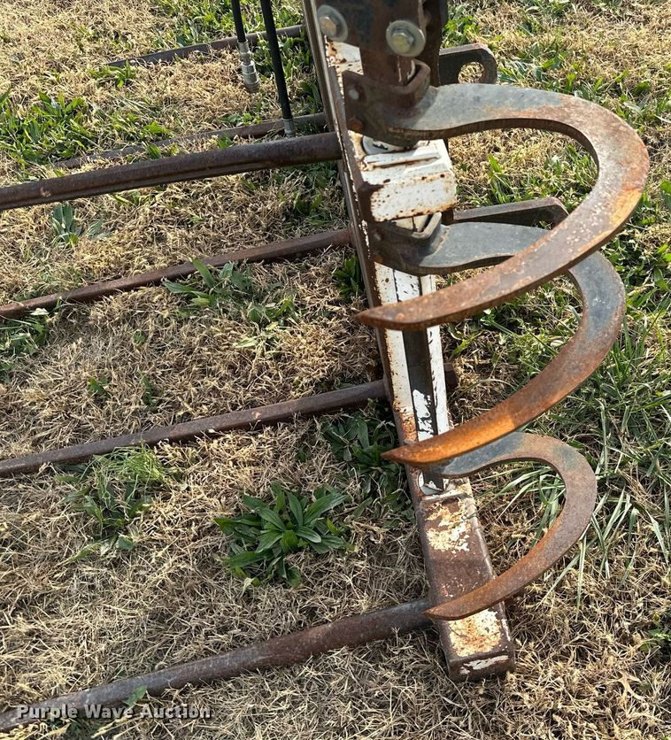 image for item KT9154 Miller Manufacturing  bale grapple