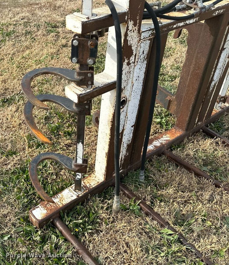 image for item KT9154 Miller Manufacturing  bale grapple