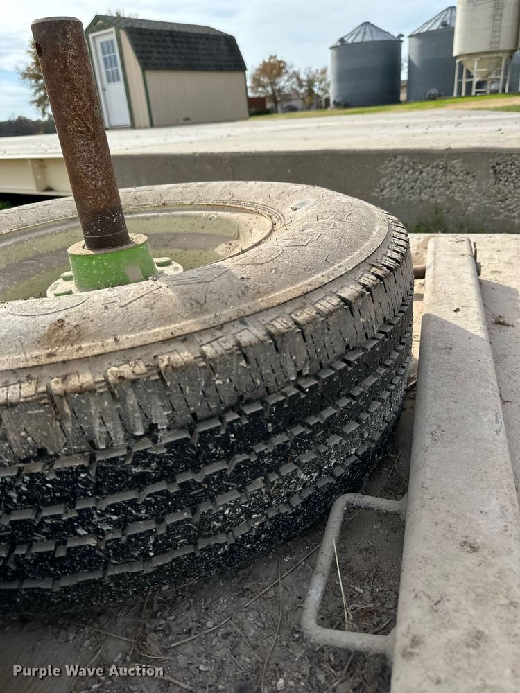 image for item KT9166 Loftness GBL10  grain bag loader