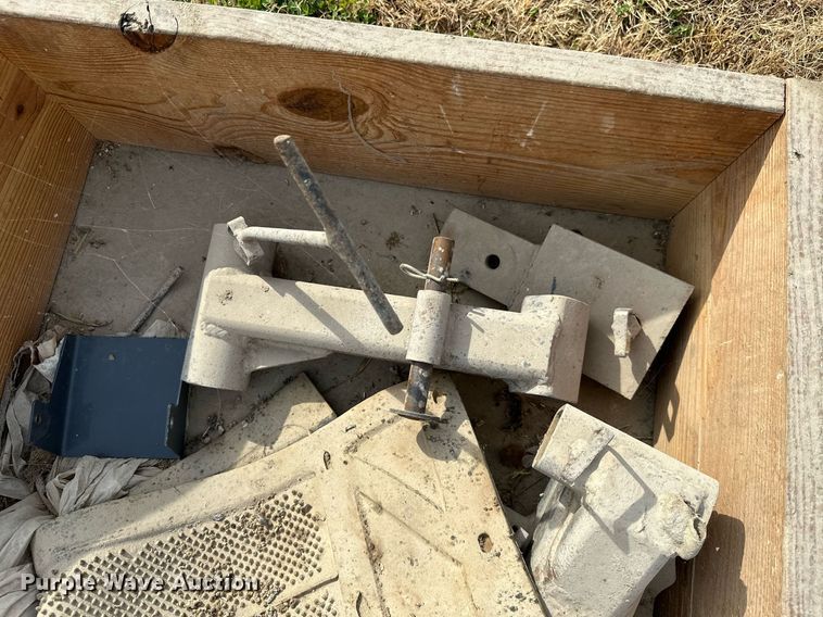 image for item KT9166 Loftness GBL10  grain bag loader