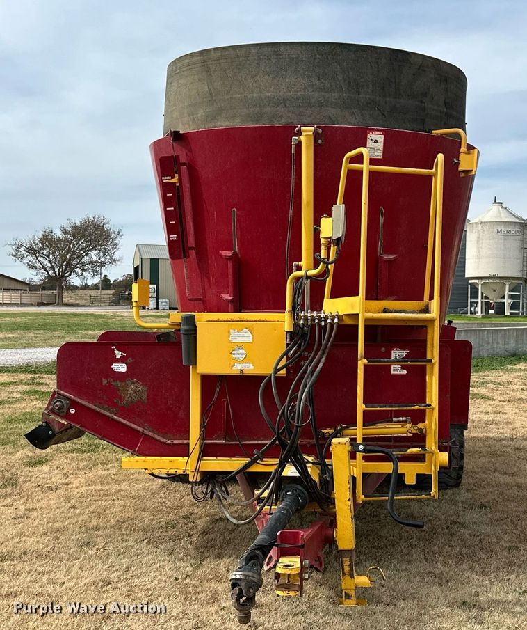 image for item KT9169 Supreme International 700T  feed grinder/mixer