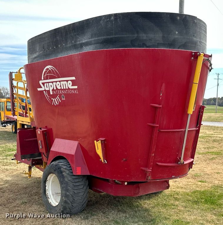 image for item KT9169 Supreme International 700T  feed grinder/mixer