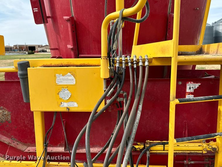 image for item KT9169 Supreme International 700T  feed grinder/mixer