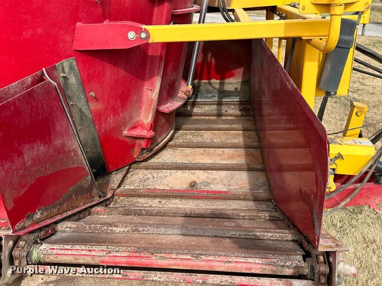 image for item KT9169 Supreme International 700T  feed grinder/mixer