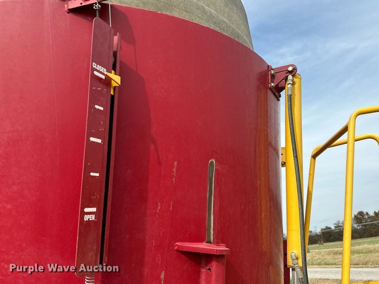 image for item KT9169 Supreme International 700T  feed grinder/mixer