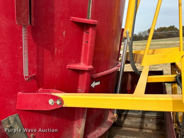 image for item KT9169 Supreme International 700T  feed grinder/mixer