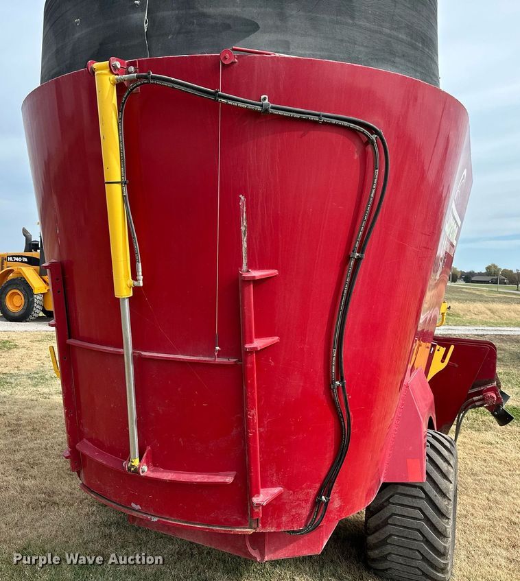 image for item KT9169 Supreme International 700T  feed grinder/mixer