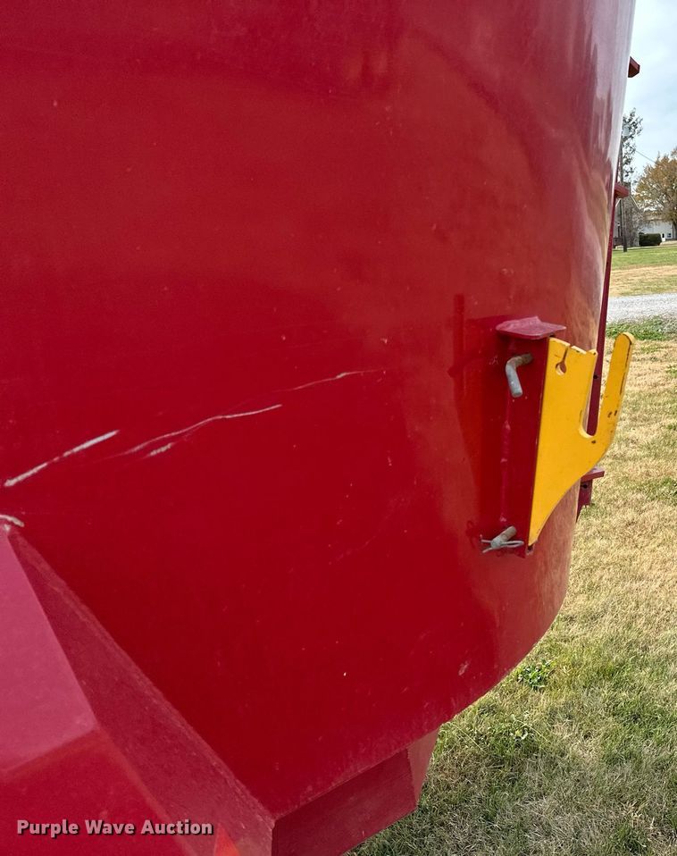 image for item KT9169 Supreme International 700T  feed grinder/mixer