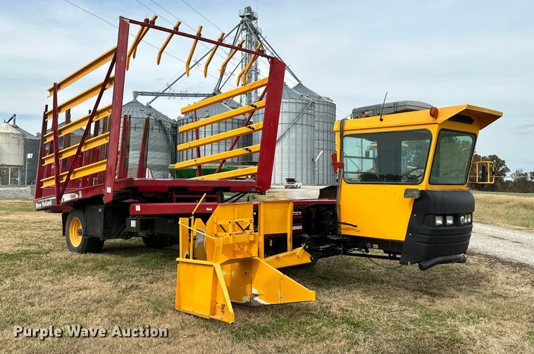 image for item KT9170 New Holland 1068  bale wagon