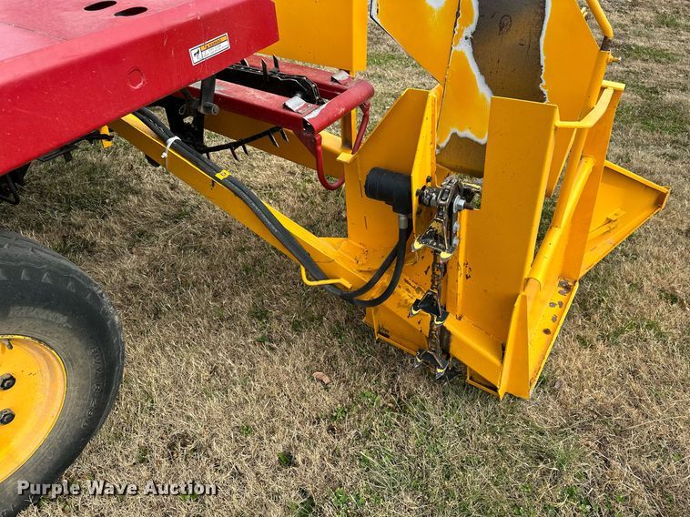 image for item KT9170 New Holland 1068  bale wagon