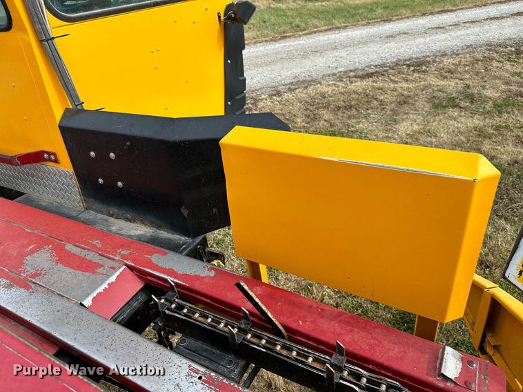 image for item KT9170 New Holland 1068  bale wagon