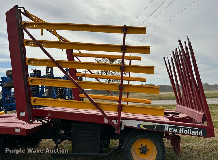 image for item KT9170 New Holland 1068  bale wagon