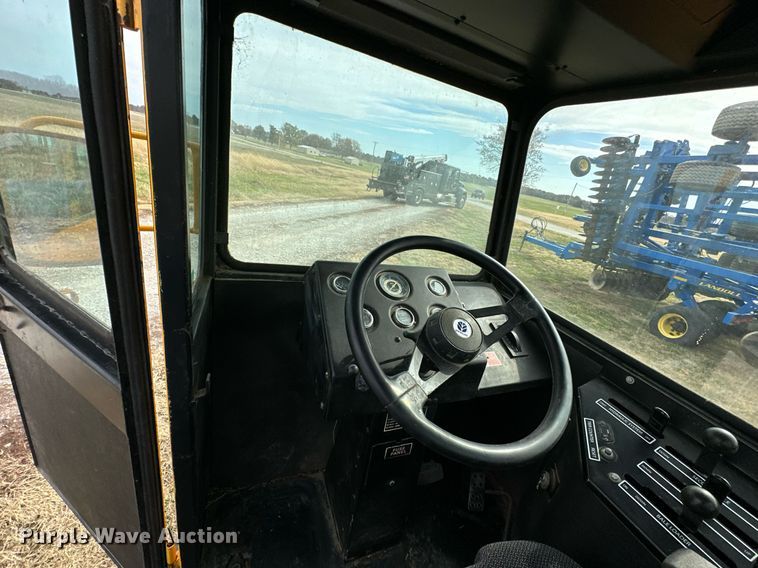 image for item KT9170 New Holland 1068  bale wagon