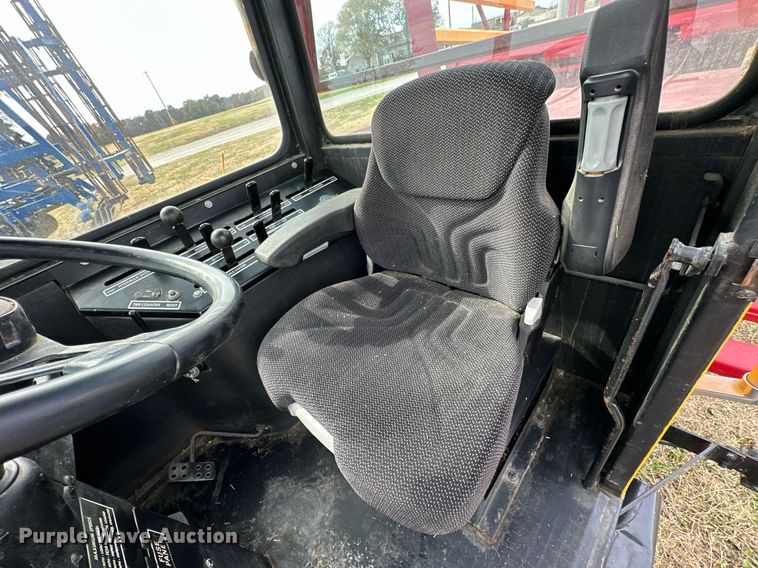 image for item KT9170 New Holland 1068  bale wagon